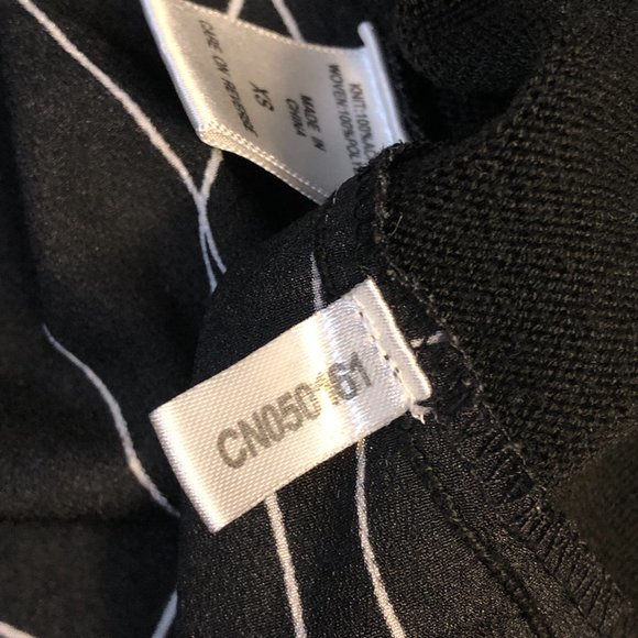 NY & Co. Women’s XS Lightweight 3/4 Raglan Sleeve Abstract Geometric Sweater Top - Picture 7 of 11